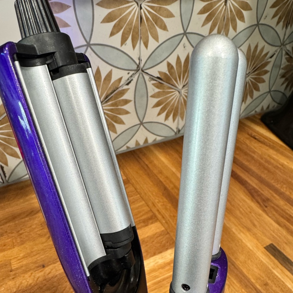 BedHead Tourmaline Ceramic Multi Hair Waver, Purple. Like new